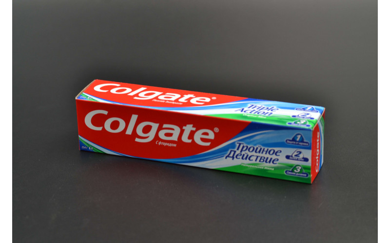 Зубна паста "Colgate" / Потрійна дія / 100мл